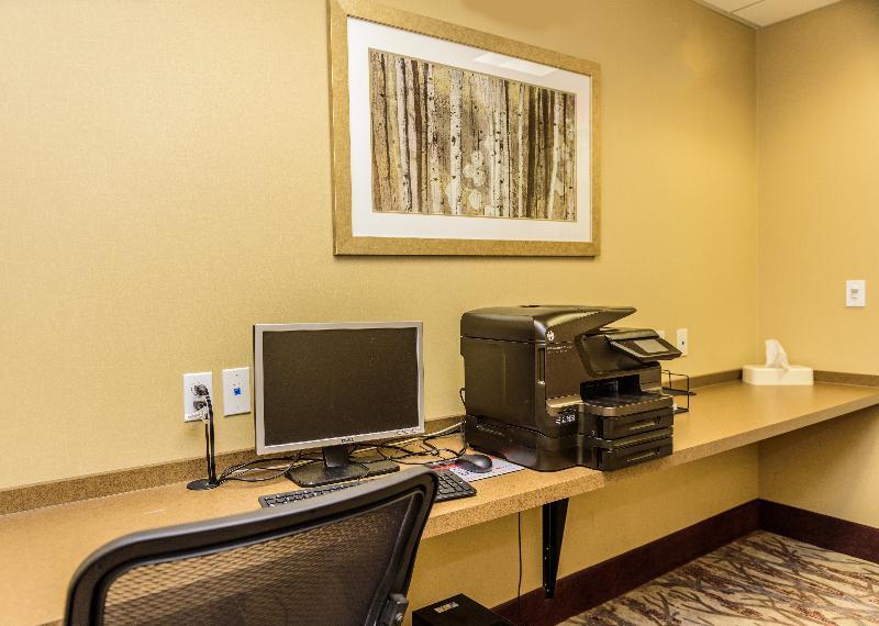 Holiday Inn Express Hotel & Suites Hamburg By Ihg Exterior foto